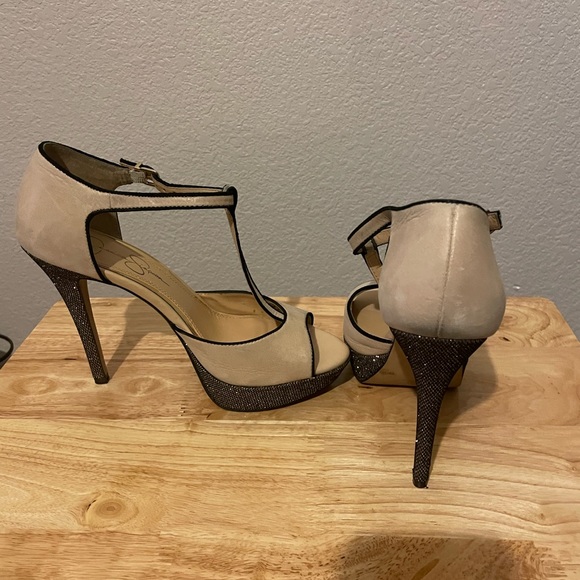 Jessica Simpson tan heel size 9 - Picture 3 of 3